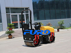 抓住特色打通渠道，全液壓小型壓路機廠家順利發(fā)展