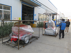 福瑞得機械1臺灌縫機，1臺移動燈車，一臺馬路吹風機打包裝柜出口新加坡