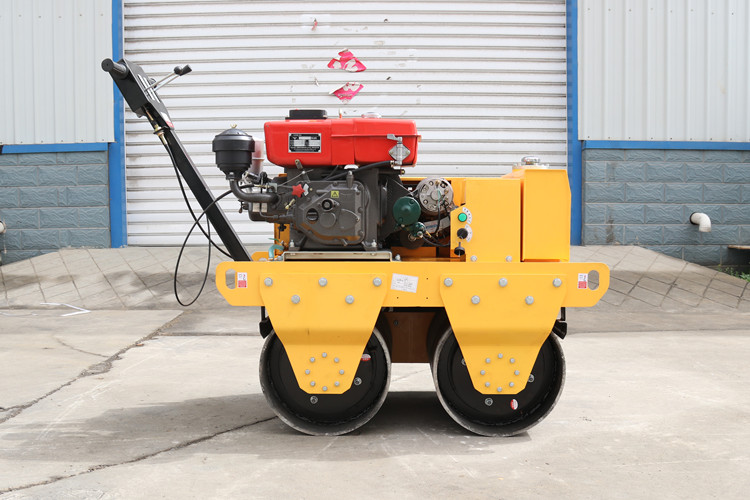 對(duì)于小型手扶壓路機(jī)的這些使用環(huán)境您要明白！